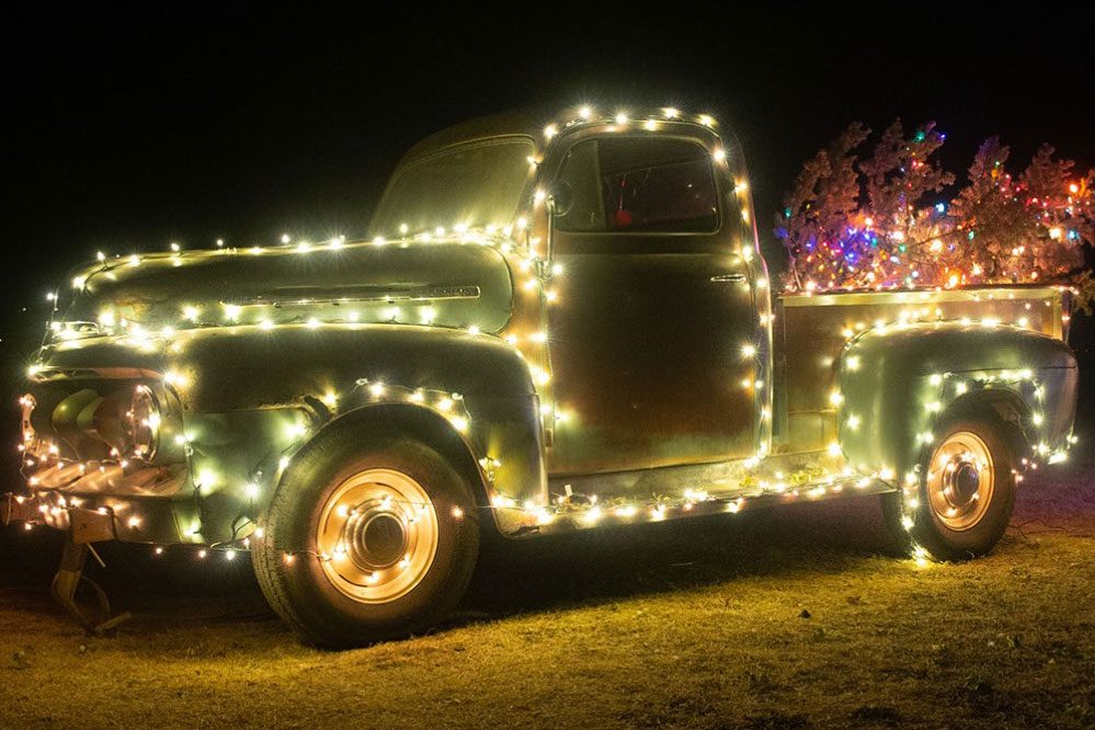 Spectacular Holiday Light Drive Through - Staheli Family Farm ...